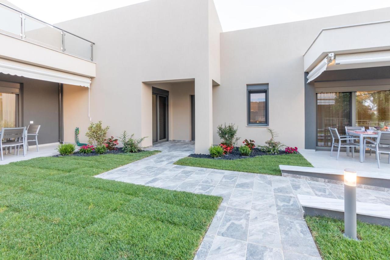3 Doors Villas Nea Iraklitsa Екстер'єр фото